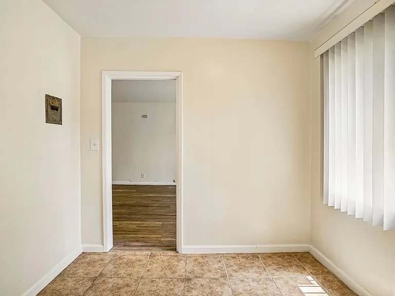 3867 Potomac Ave. — Photo 26