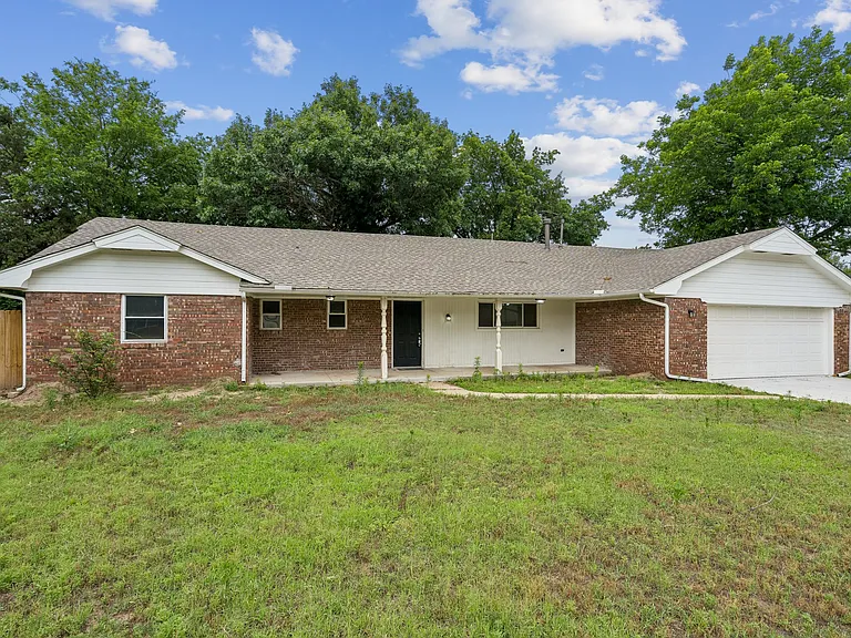 734 McCall Dr — Photo 29