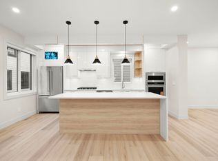 3881 Hurst St #4, Burnaby, BC V5J 1M4