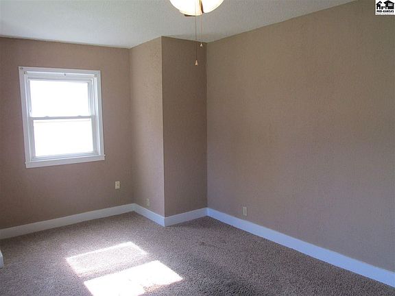 2nd image of 219 W 24th Ave