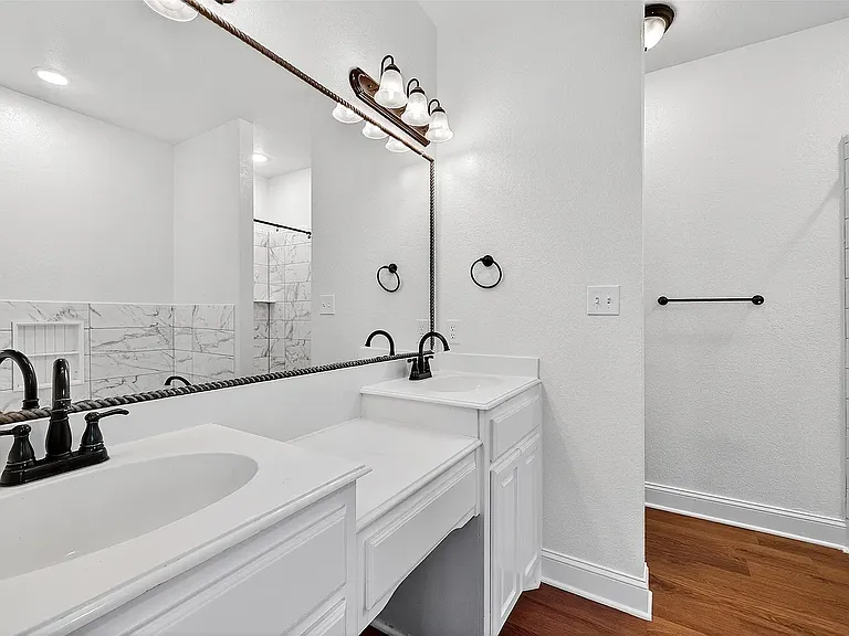 501 Harris St — Photo 9