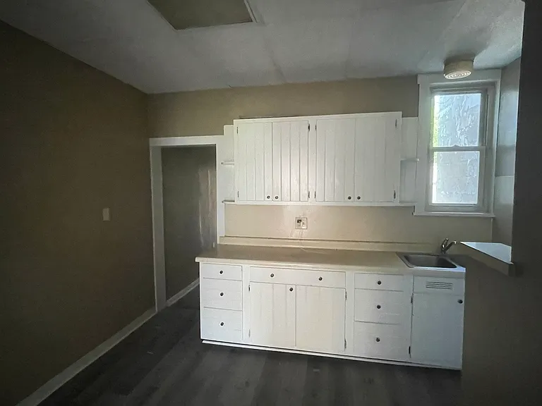 929 N Centre St #2 — Photo 7