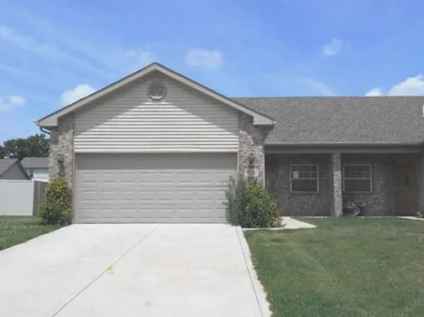 1570 56th Pl, Hobart, IN 46342