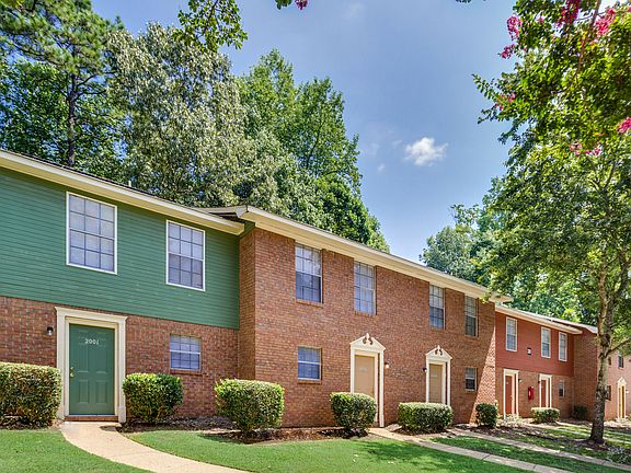 Spacious Town-homes with Fireplaces