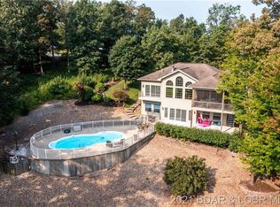 532 Duckhead Rd, Lake Ozark, MO 65049
