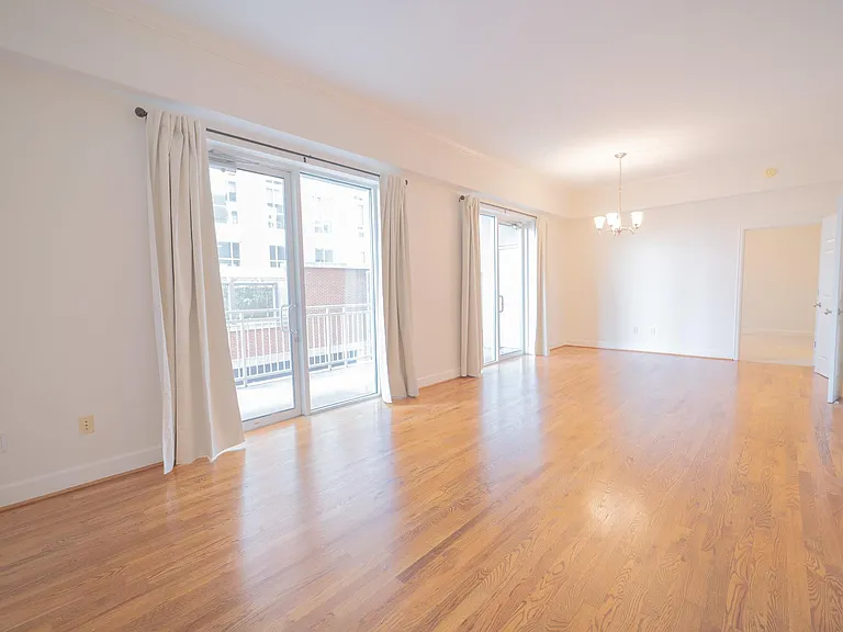 2520 Robinhood St #505 — Photo 11