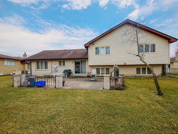 3rd image of 224 Waterford Dr
