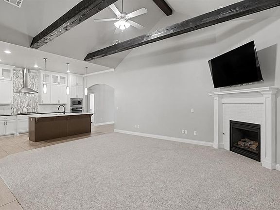 5th image of 908 NW 186th St
