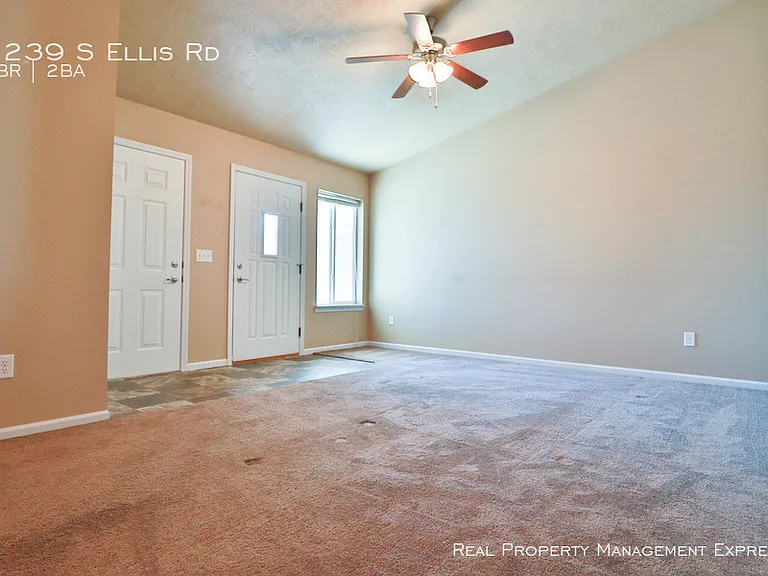 2239 Ellis Living Room_03052020