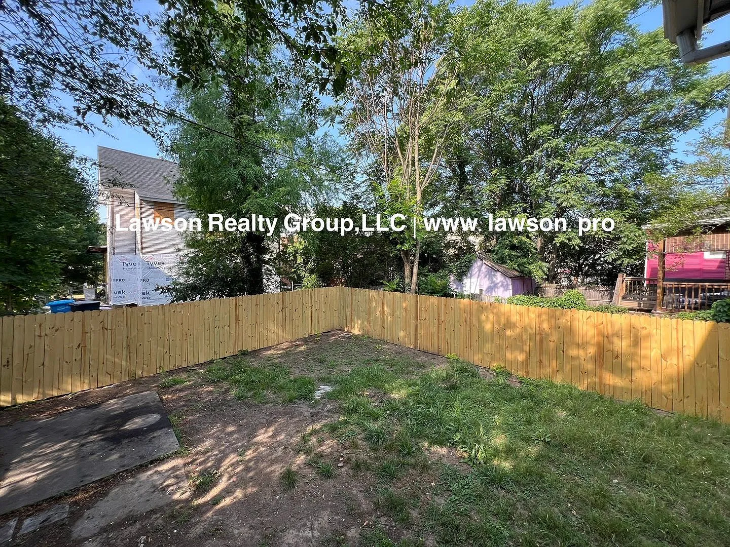 Spacious West End Four Bedroom Home with Fenced In Yard — Photo 4