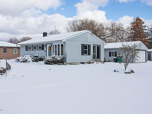 2nd image of 302 N Moorland Dr