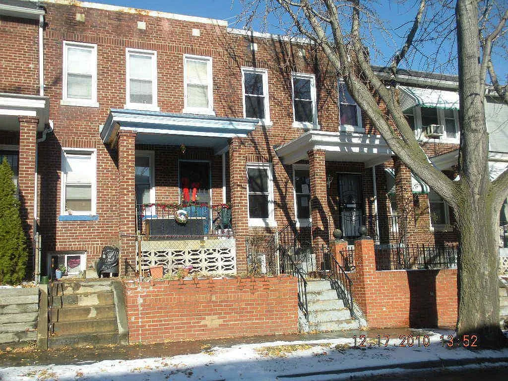 230 Cromwell Ter NE photo 1