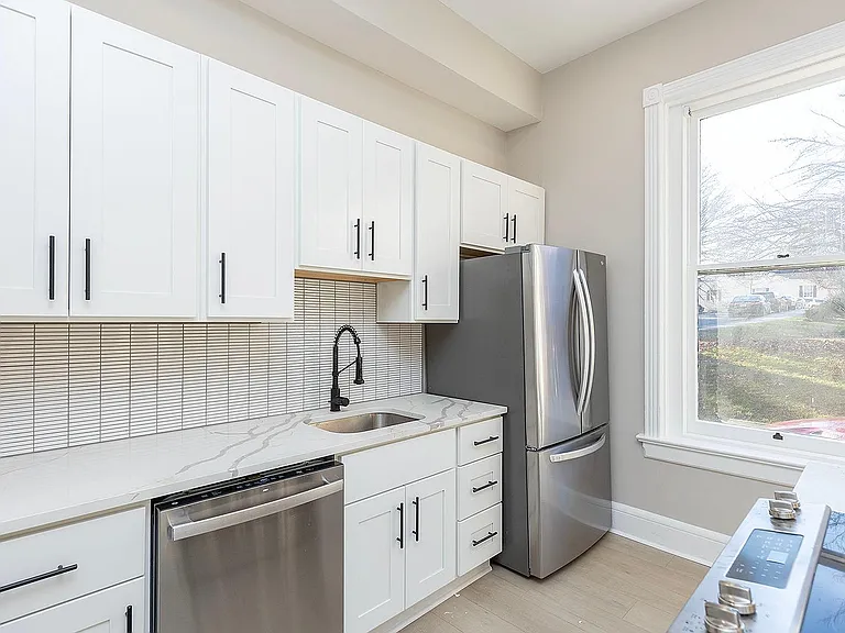 105 Washington St — Photo 1