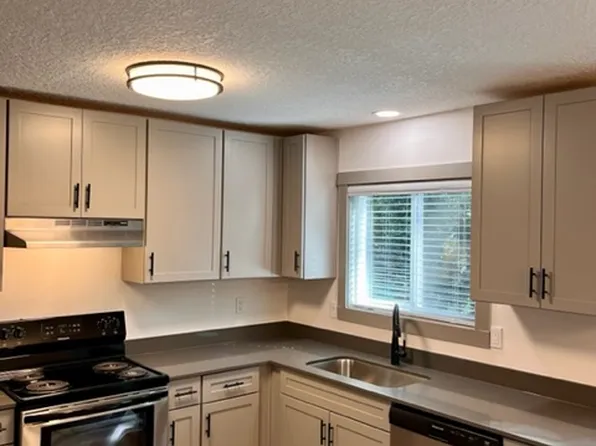 11772 SE Fuller Rd, Portland, OR 97222