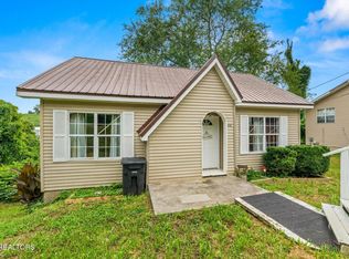 212 S Jackson St, Athens, TN 37303