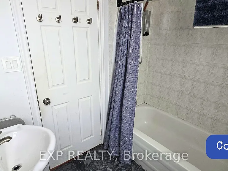 1562 Jane St — Photo 25