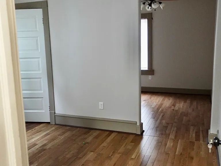520 N 33rd St — Photo 3