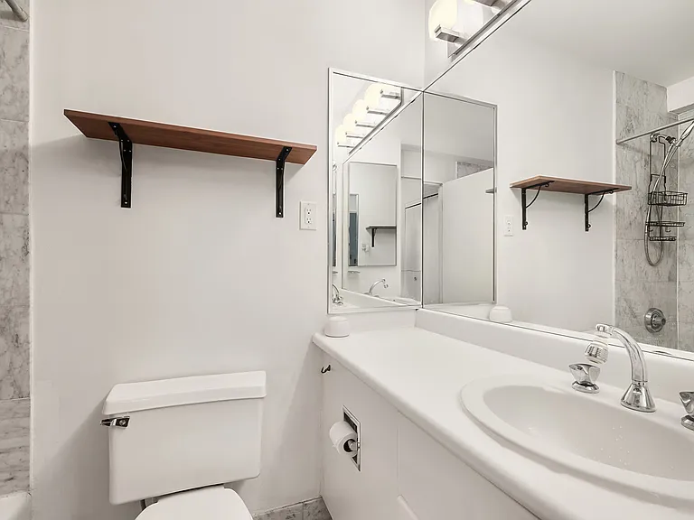 300 Rector Pl #8T — Photo 7