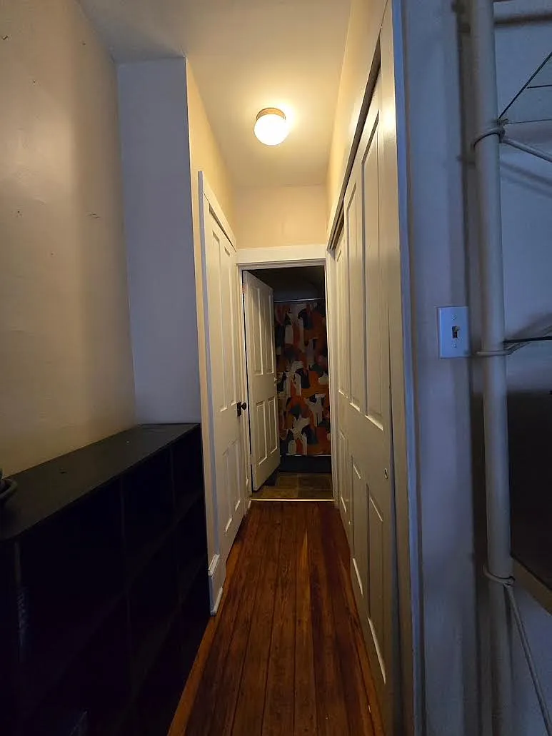 Studio, 375 sqft, $895 — Photo 4