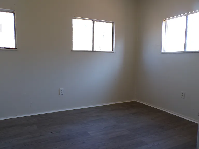 1734 Lee Ave SW — Photo 7
