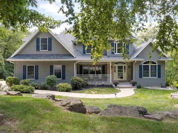 1000 133rd Dr, Amana, IA 52203