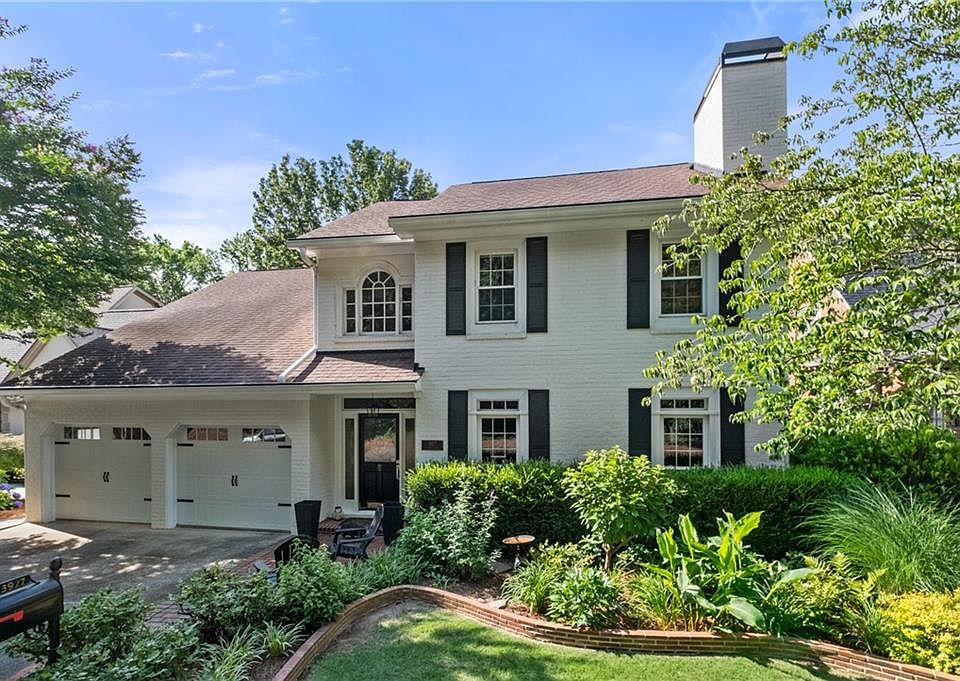 1st image of 3927 Glencrest Ct NE