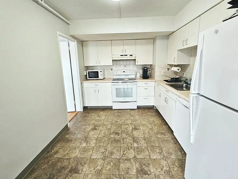 1731 Beacon St #521 — Photo 11