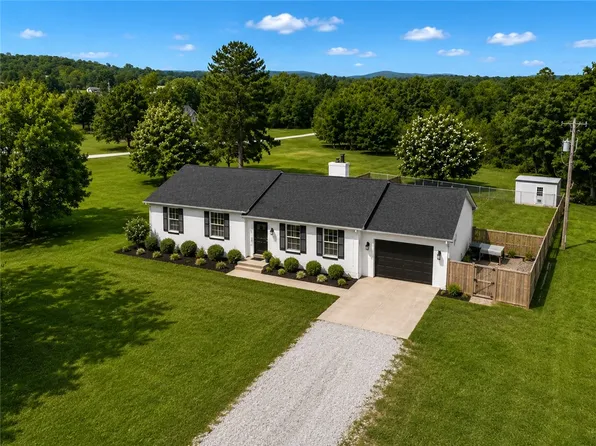 11322 SW Campbell Rd, Fayetteville, AR 72701