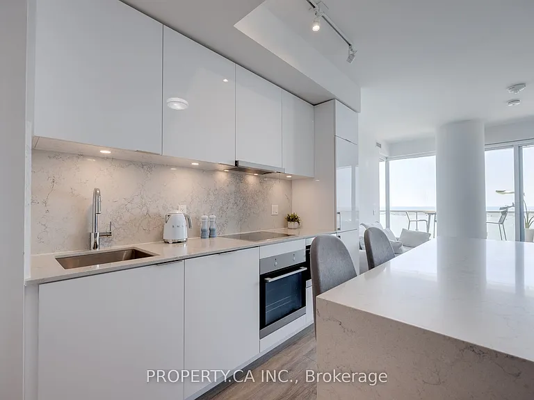 15 Queens Quay E #2203 — Photo 8