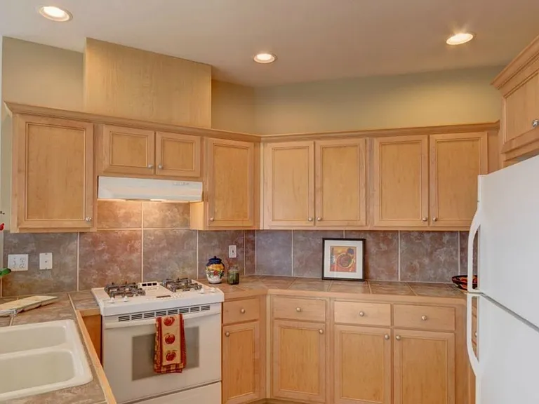 7709 Fairway Ave SE #201 — Photo 6