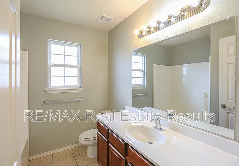 1907 SW Columbus Rd — Photo 21