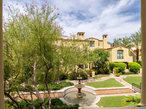 245 Villorrio Dr E, Palm Springs, CA 92262