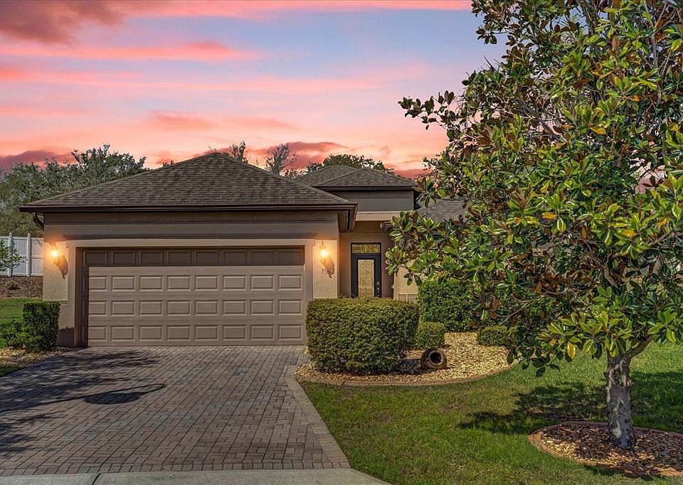 1st image of 556 GRANDE DRIVE
