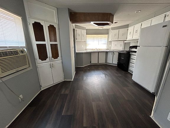 5th image of 105 Scarlet Dr #20