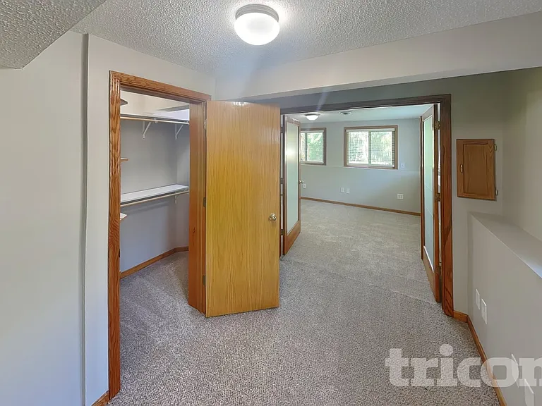 13784 Yosemite Ave S — Photo 13