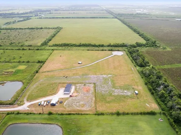 2835 Flores Bayou Bridge Road, Angleton, TX 77515