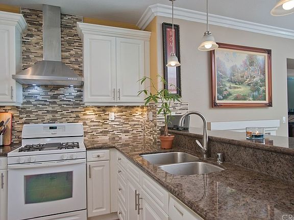 5th image of 22900 Serra Dr