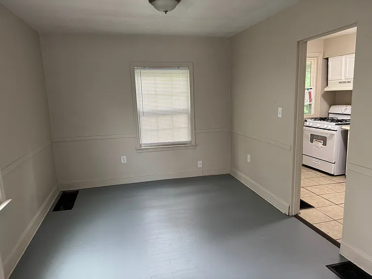 369 N Roosevelt Ave — Photo 4