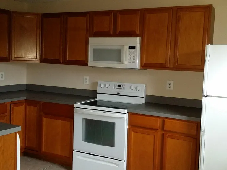 9207 Douglas St #210 — Photo 5