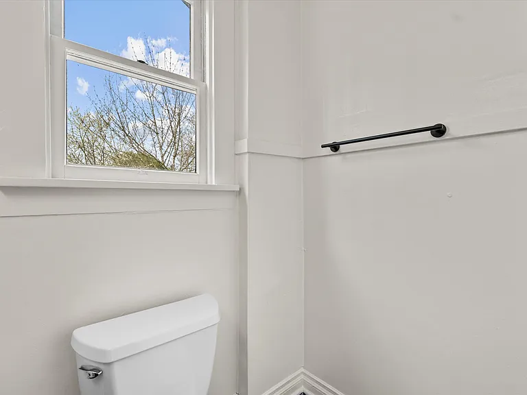 7015 N Greeley Ave #B — Photo 37