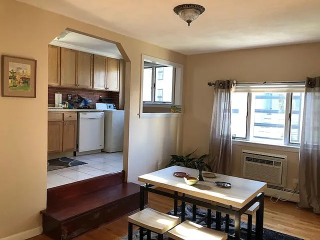 209 Charles St — Photo 4