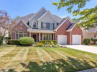 721 Heath Ct, Westmont, IL 60559