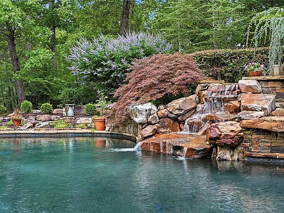3rd image of 13335 Bishops Ct