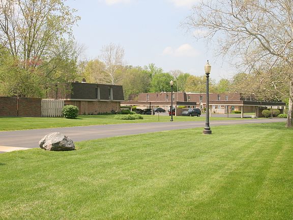 2nd image of 7479 Country Brook Dr