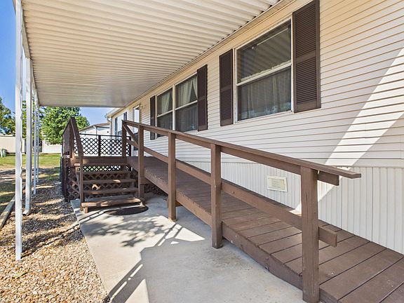 3rd image of 32 Nora Ct