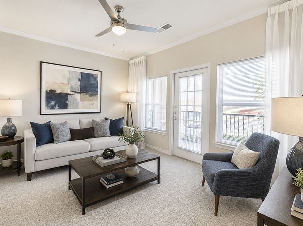 460 SW Longview Blvd #10-1024