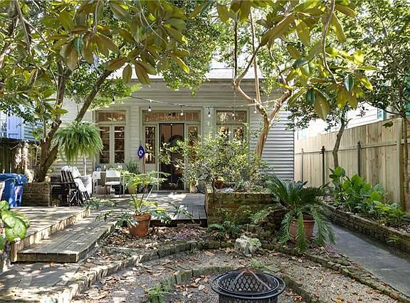 4th image of 2042 Royal St