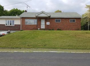 252 W 2nd Mountain Rd, Pottsville, PA 17901