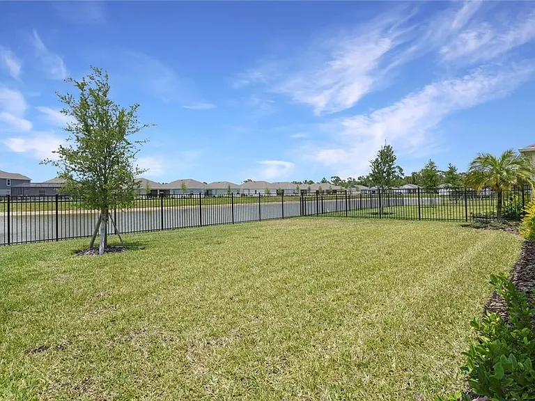 16830 Canopy Garden Dr — Photo 4