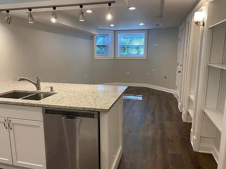 4845 N Winchester Ave #G — Photo 1